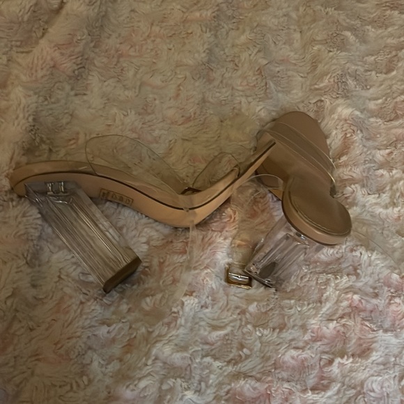 Heels - Picture 2 of 2